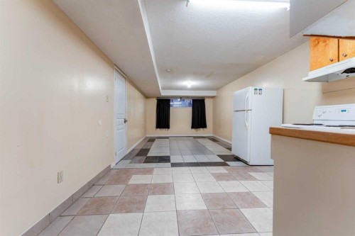 350 33 Avenue Ne, Calgary, AB - Indoor