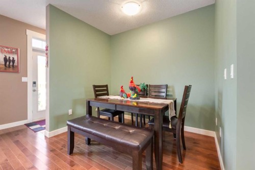 6616 Bowness Road Nw, Calgary, AB - Indoor Photo Showing Dining Room