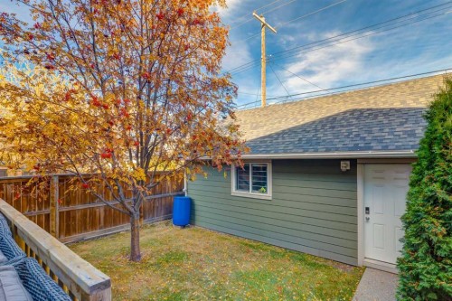 6616 Bowness Road Nw, Calgary, AB - Outdoor