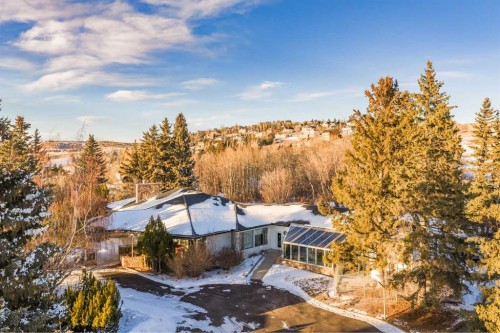 187 Slopeview Drive Sw, Calgary, AB 