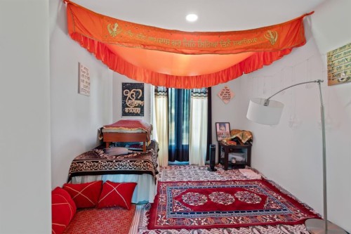 20 Castlegrove Way Ne, Calgary, AB - Indoor Photo Showing Bedroom