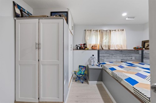 20 Castlegrove Way Ne, Calgary, AB - Indoor Photo Showing Other Room