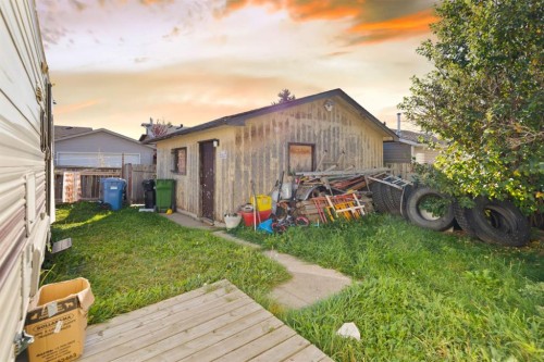 20 Castlegrove Way Ne, Calgary, AB - Outdoor With Deck Patio Veranda With Exterior