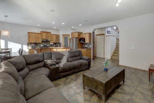 463 Cranfield Gardens Se, Calgary, AB - Indoor Photo Showing Living Room
