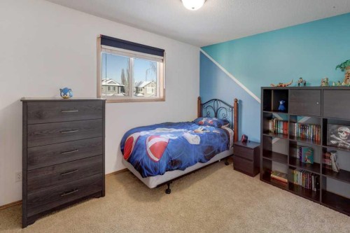 463 Cranfield Gardens Se, Calgary, AB - Indoor Photo Showing Bedroom