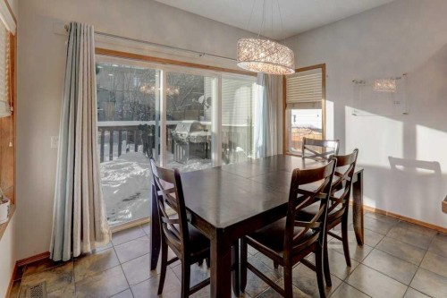 463 Cranfield Gardens Se, Calgary, AB - Indoor Photo Showing Dining Room