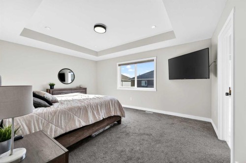 1409 Price Close, Carstairs, AB - Indoor Photo Showing Bedroom