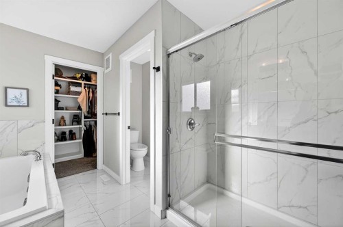 1409 Price Close, Carstairs, AB - Indoor Photo Showing Bathroom