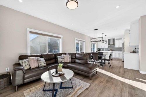 1409 Price Close, Carstairs, AB - Indoor Photo Showing Living Room