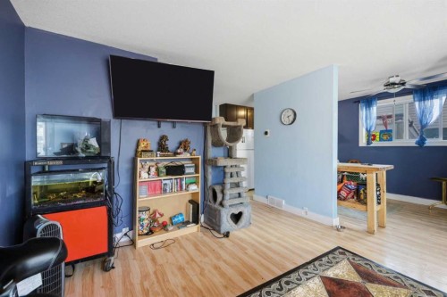 44 Doverdale Mews Se, Calgary, AB 