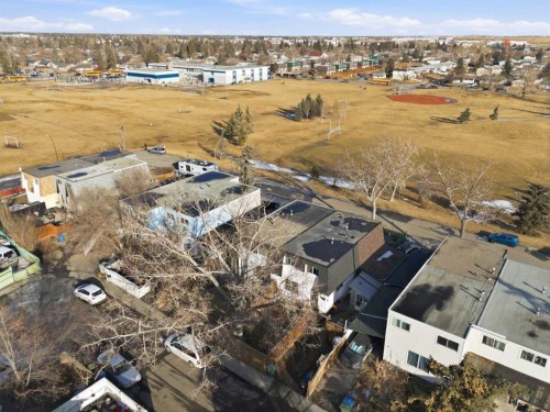 44 Doverdale Mews Se, Calgary, AB 