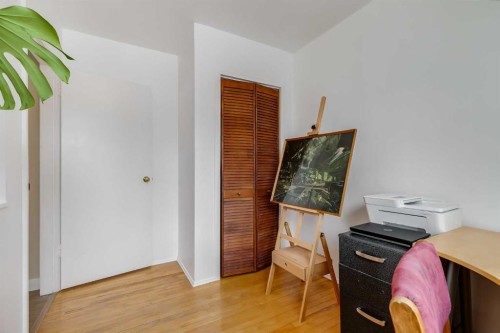 4351 70 Street Nw, Calgary, AB - Indoor