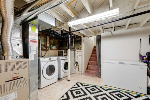 4351 70 Street Nw, Calgary, AB - Indoor Photo Showing Laundry Room
