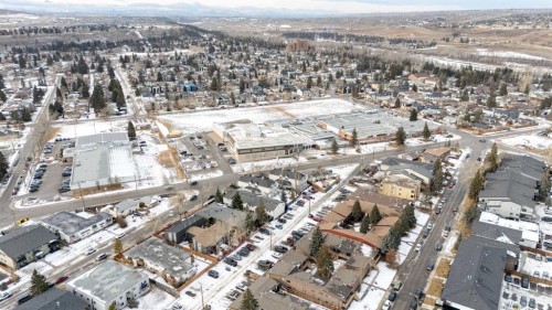 4351 70 Street Nw, Calgary, AB - Outdoor With View