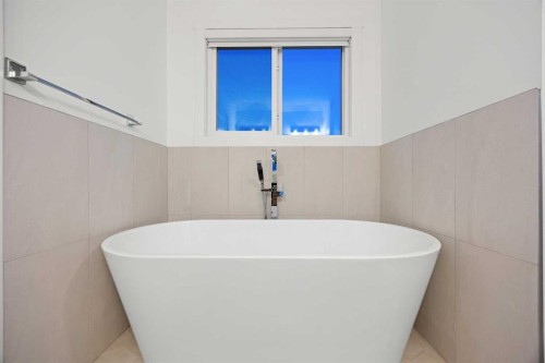 22 Hanson Drive Ne, Langdon, AB - Indoor Photo Showing Bathroom