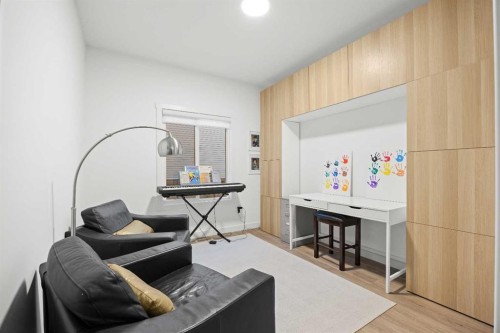 22 Hanson Drive Ne, Langdon, AB - Indoor Photo Showing Office