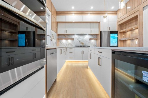 230 Royal Birch View Nw, Calgary, AB - Indoor Photo Showing Kitchen With Upgraded Kitchen