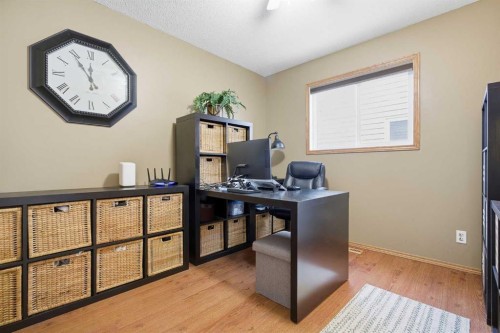 940 Citadel Drive Nw, Calgary, AB - Indoor Photo Showing Office