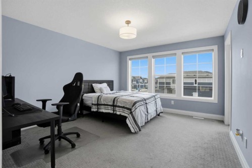 246 Walcrest View Se, Calgary, AB - Indoor Photo Showing Bedroom