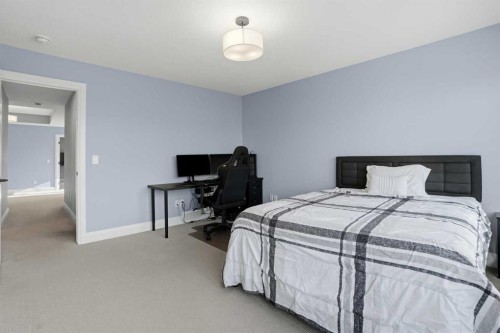 246 Walcrest View Se, Calgary, AB - Indoor Photo Showing Bedroom