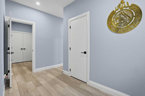 246 Walcrest View Se, Calgary, AB - Indoor Photo Showing Other Room