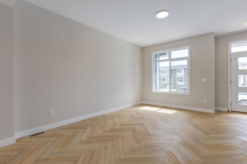 299 Sora Boulevard Se, Calgary, AB - Indoor Photo Showing Other Room