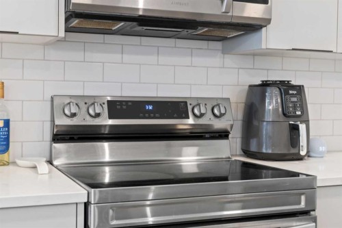 1104-220 Seton Grove Se, Calgary, AB - Indoor Photo Showing Kitchen