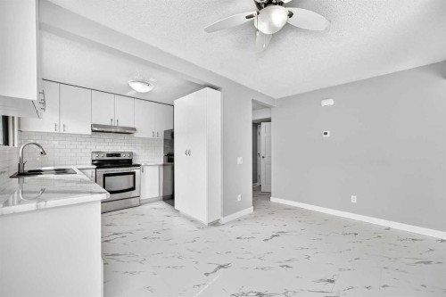 163-6915 Ranchview Drive Nw, Calgary, AB - Indoor Photo Showing Kitchen