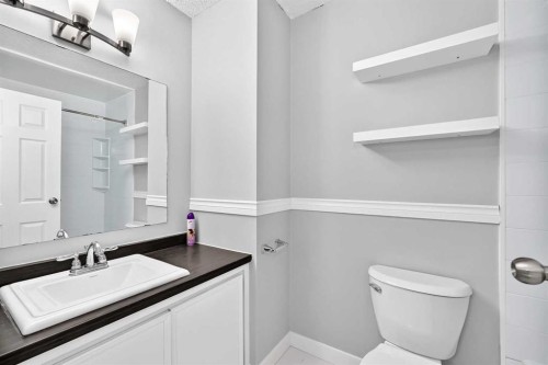 163-6915 Ranchview Drive Nw, Calgary, AB - Indoor Photo Showing Bathroom