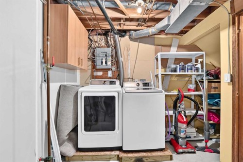 163-6915 Ranchview Drive Nw, Calgary, AB - Indoor Photo Showing Laundry Room