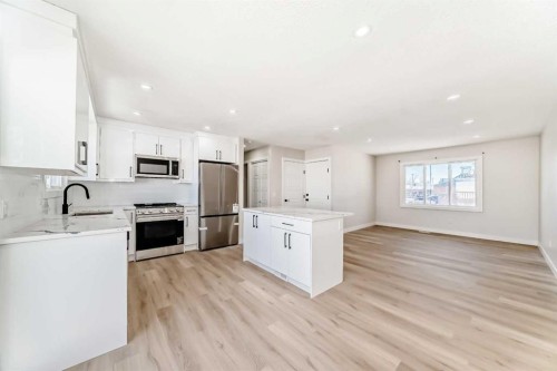6128 Madigan Drive Ne, Calgary, AB - Indoor Photo Showing Kitchen
