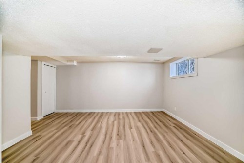 937 Marcombe Drive Ne, Calgary, AB - Indoor Photo Showing Other Room