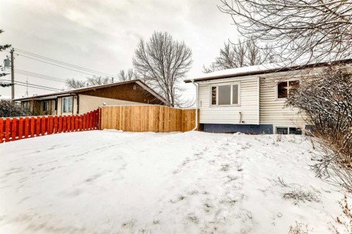 937 Marcombe Drive Ne, Calgary, AB - Outdoor