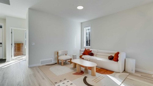 18 Amblehurst Path Nw, Calgary, AB - Indoor