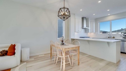 18 Amblehurst Path Nw, Calgary, AB - Indoor