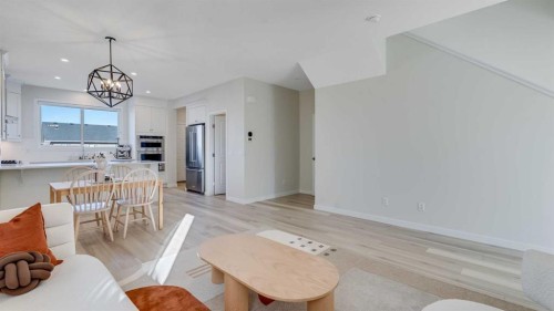 18 Amblehurst Path Nw, Calgary, AB - Indoor