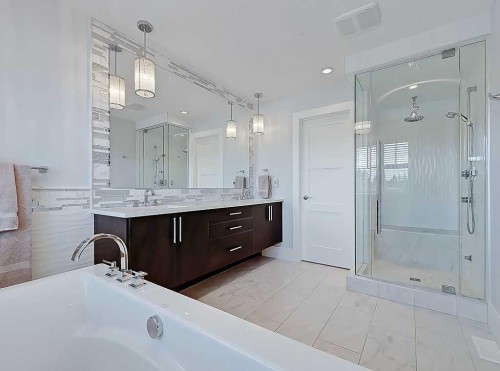 14 Rosetree Road Nw, Calgary, AB - Indoor Photo Showing Bathroom