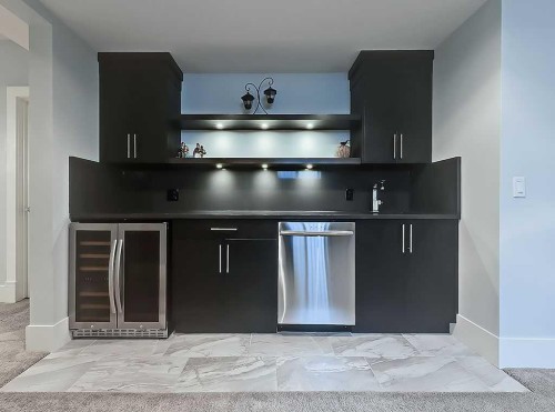 14 Rosetree Road Nw, Calgary, AB - Indoor Photo Showing Kitchen
