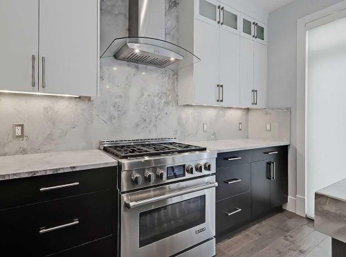 14 Rosetree Road Nw, Calgary, AB - Indoor Photo Showing Kitchen