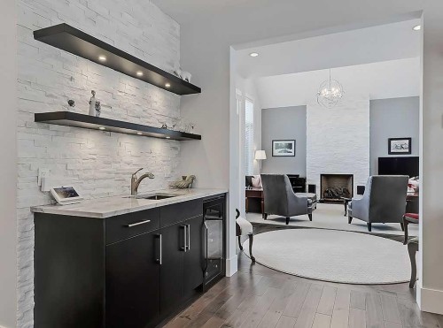 14 Rosetree Road Nw, Calgary, AB - Indoor Photo Showing Kitchen