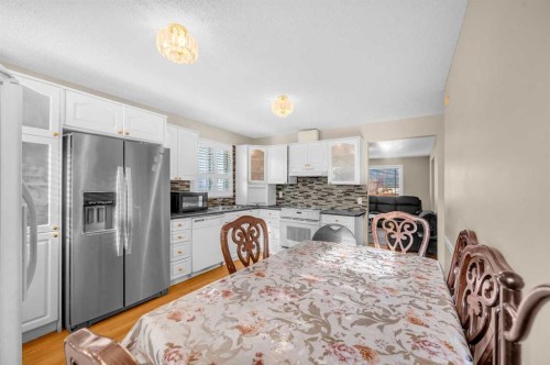 120 Castlebrook Rise Ne, Calgary, AB - Indoor Photo Showing Dining Room