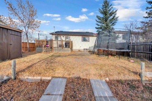 120 Castlebrook Rise Ne, Calgary, AB - Outdoor