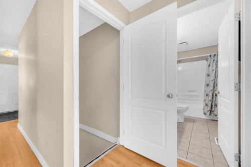 120 Castlebrook Rise Ne, Calgary, AB - Indoor Photo Showing Other Room