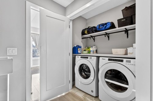 472 West Lakeview Drive, Chestermere, AB - Indoor Photo Showing Laundry Room