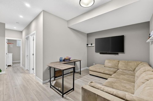 472 West Lakeview Drive, Chestermere, AB - Indoor Photo Showing Living Room