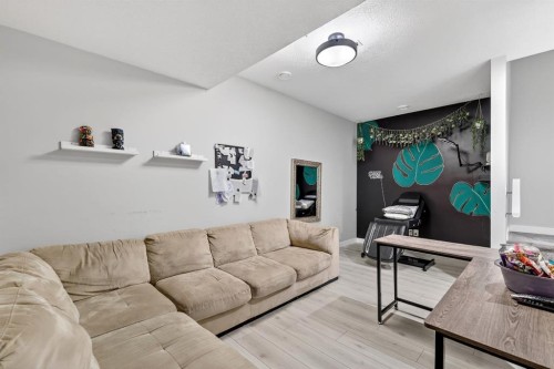 472 West Lakeview Drive, Chestermere, AB - Indoor Photo Showing Living Room