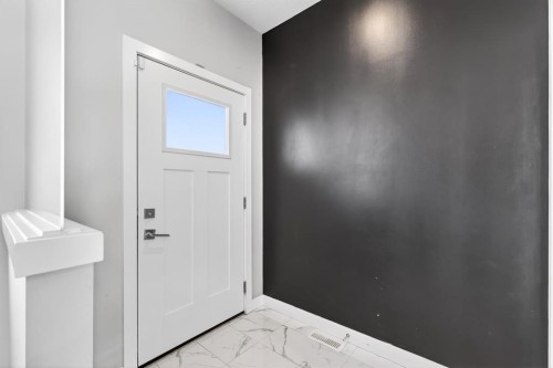 472 West Lakeview Drive, Chestermere, AB - Indoor Photo Showing Other Room