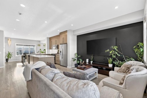 472 West Lakeview Drive, Chestermere, AB - Indoor Photo Showing Living Room
