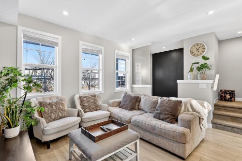 472 West Lakeview Drive, Chestermere, AB - Indoor Photo Showing Living Room