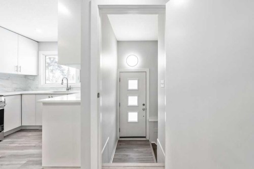 60 Fawn Crescent Se, Calgary, AB - Indoor